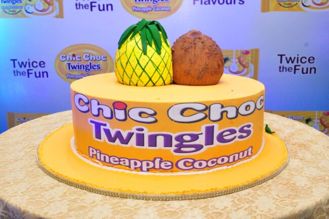 custom cake for twingles pineapple & coconut